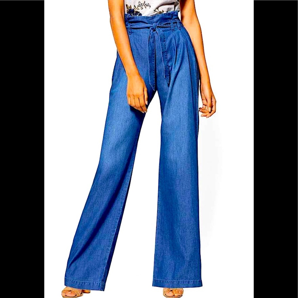 Wide leg paper bag denim trousers, women’s size M (fits size 8). Get THE look!